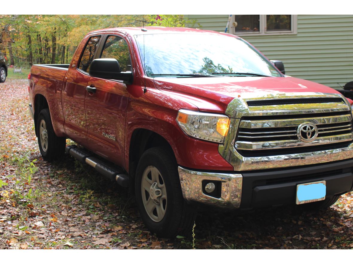 2017 Toyota Tundra for sale by owner in Merrimack