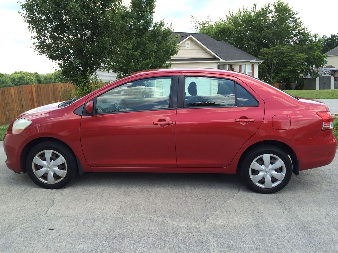 2007 Toyota Yaris for sale by owner in Knoxville