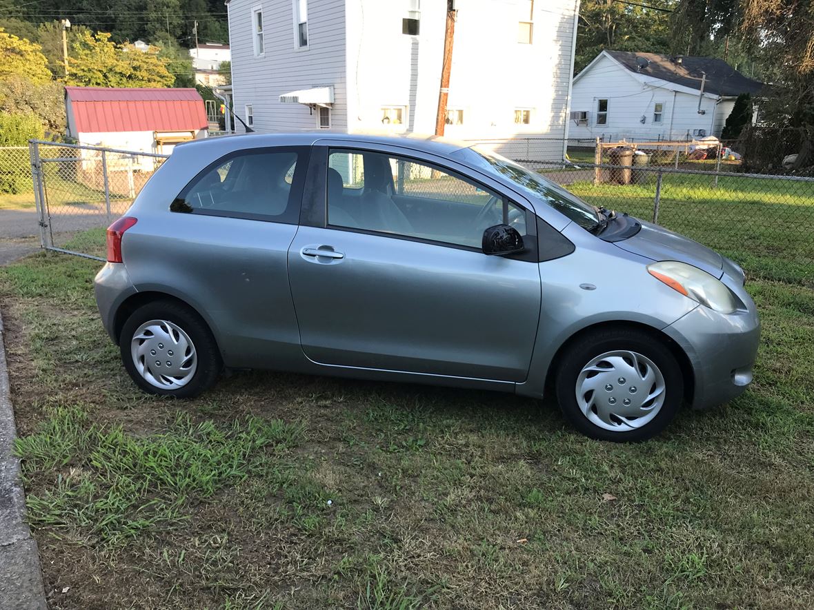 2008 Toyota Yaris for sale by owner in Huntington