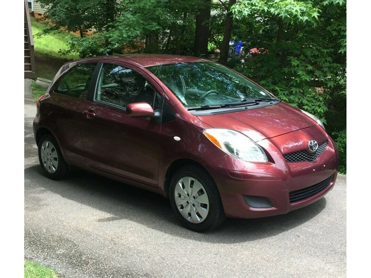 2010 Toyota Yaris for sale by owner in Portland