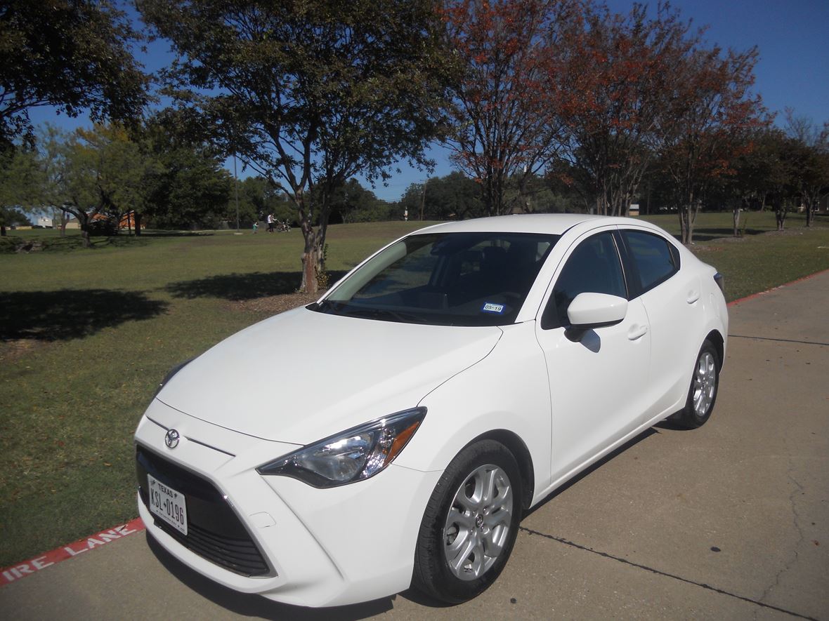 2017 Toyota Yaris i-A  for sale by owner in Haltom City