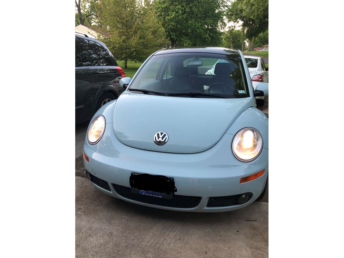 2010 Volkswagen Beetle for sale by owner in Saint Louis