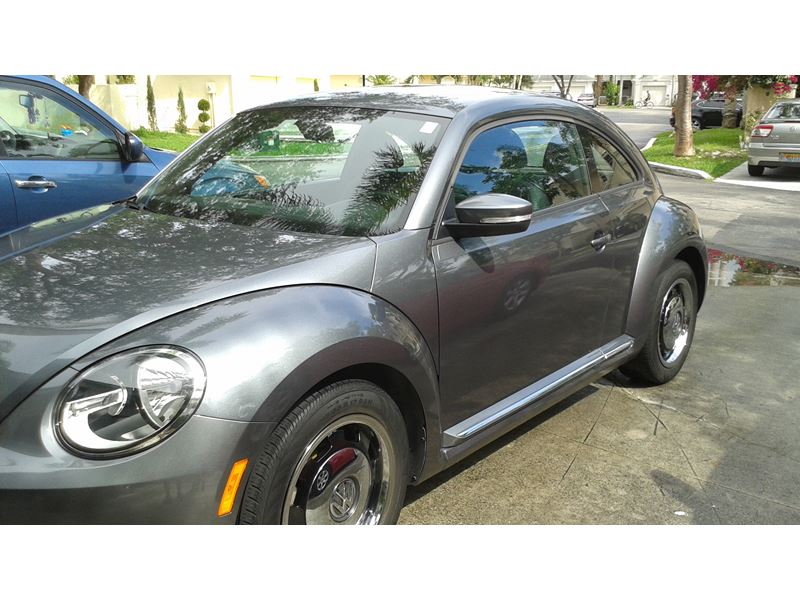 2012 Volkswagen Beetle for sale by owner in Miami