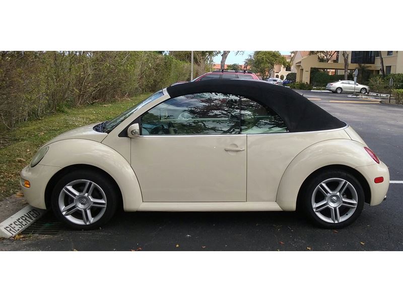 2005 Volkswagen Beetle Convertible for sale by owner in Miami