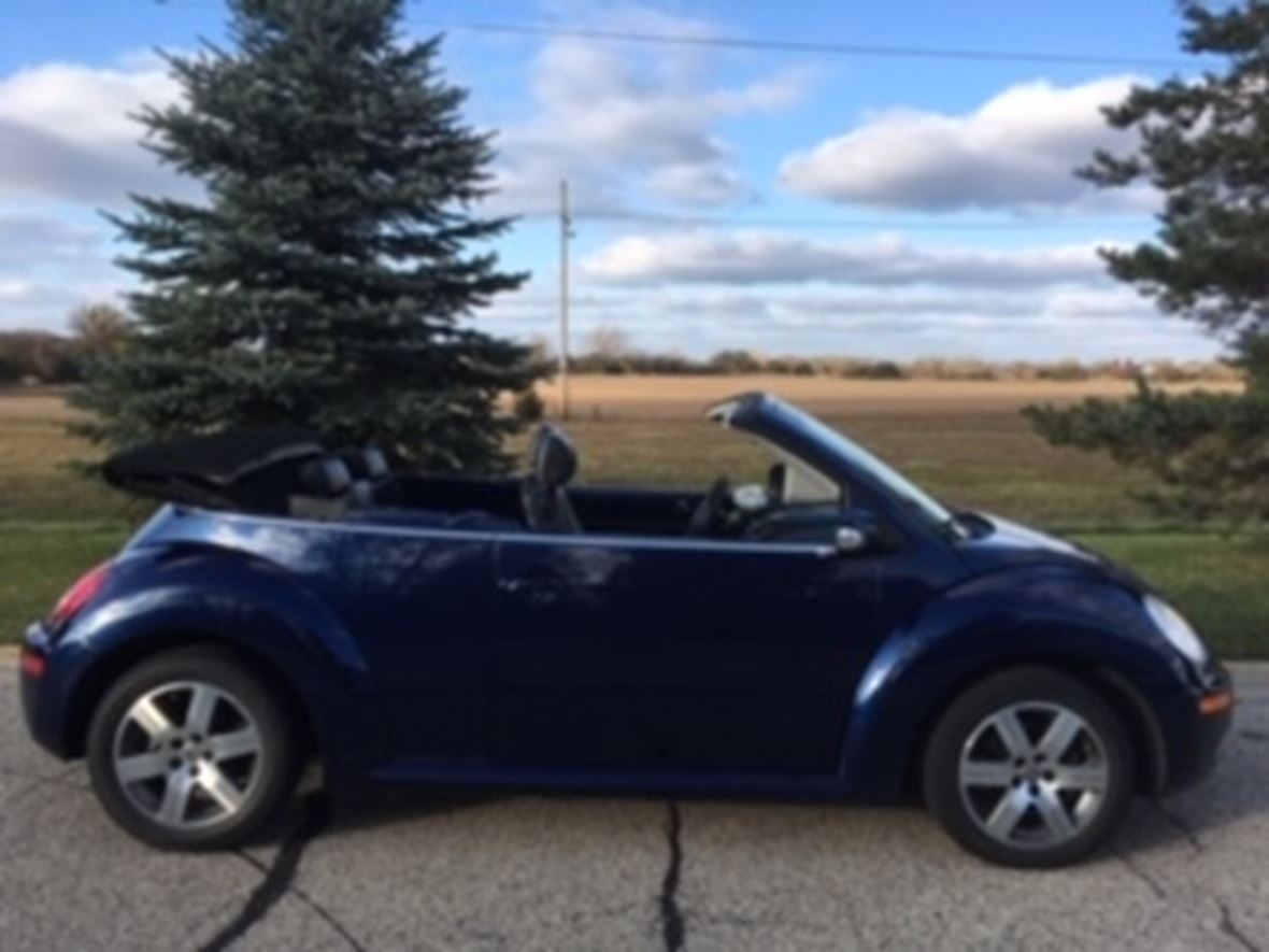 2006 Volkswagen Beetle Convertible for sale by owner in Grayslake