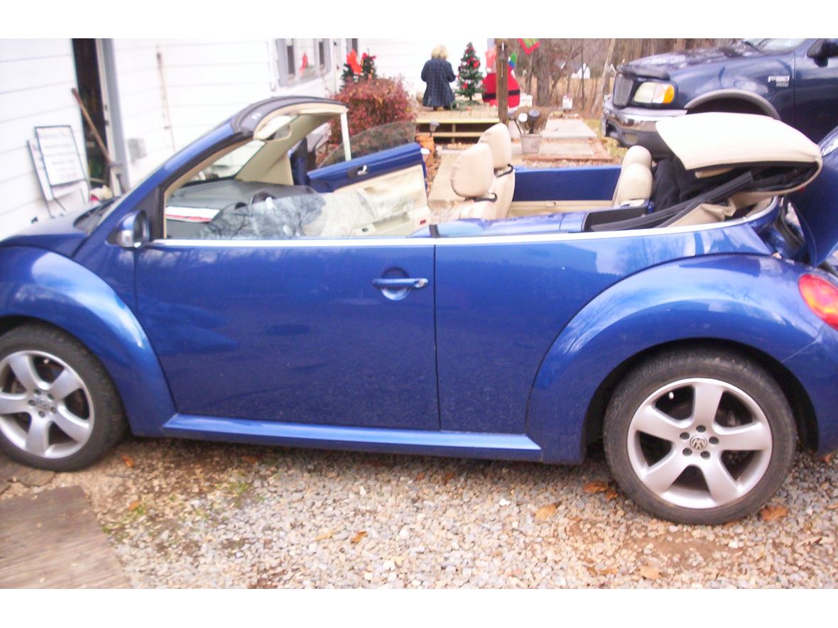 2007 Volkswagen Beetle Convertible for sale by owner in Lynchburg