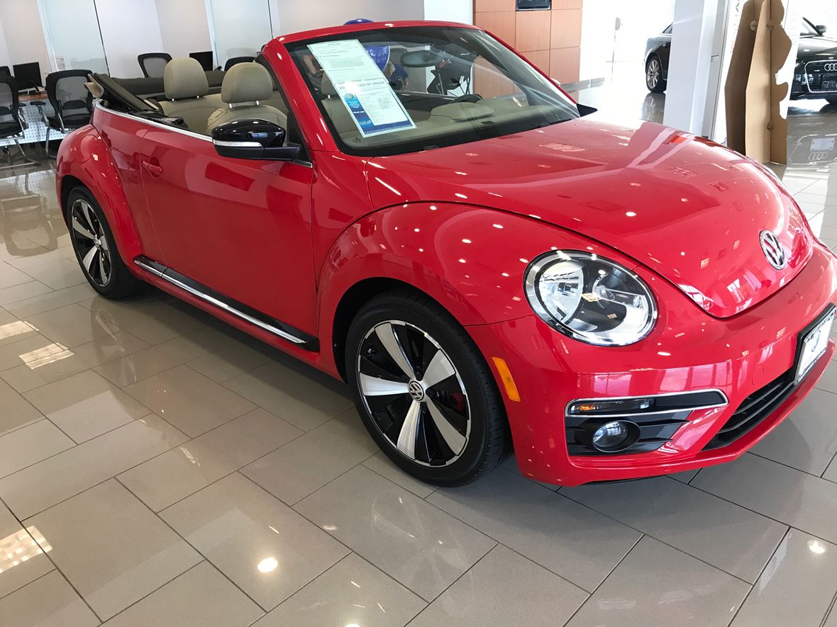 2013 Volkswagen Beetle Convertible for sale by owner in New Rochelle
