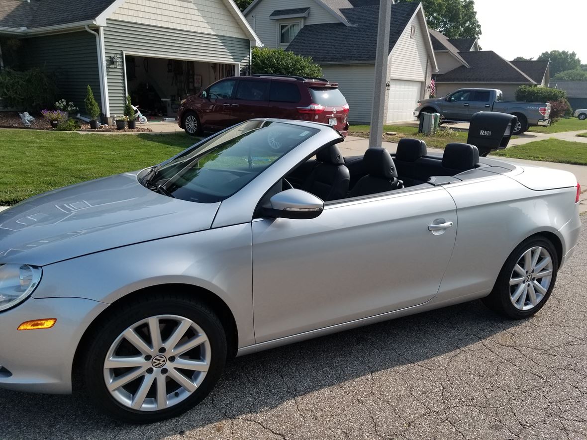 2010 Volkswagen EOS for sale by owner in Lansing