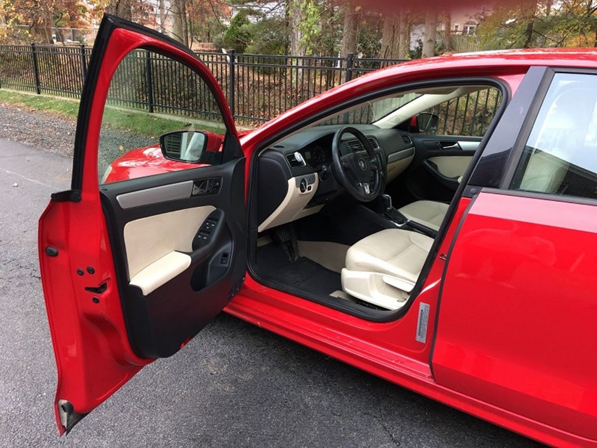 2010 Volkswagen Jetta for sale by owner in Charlottesville