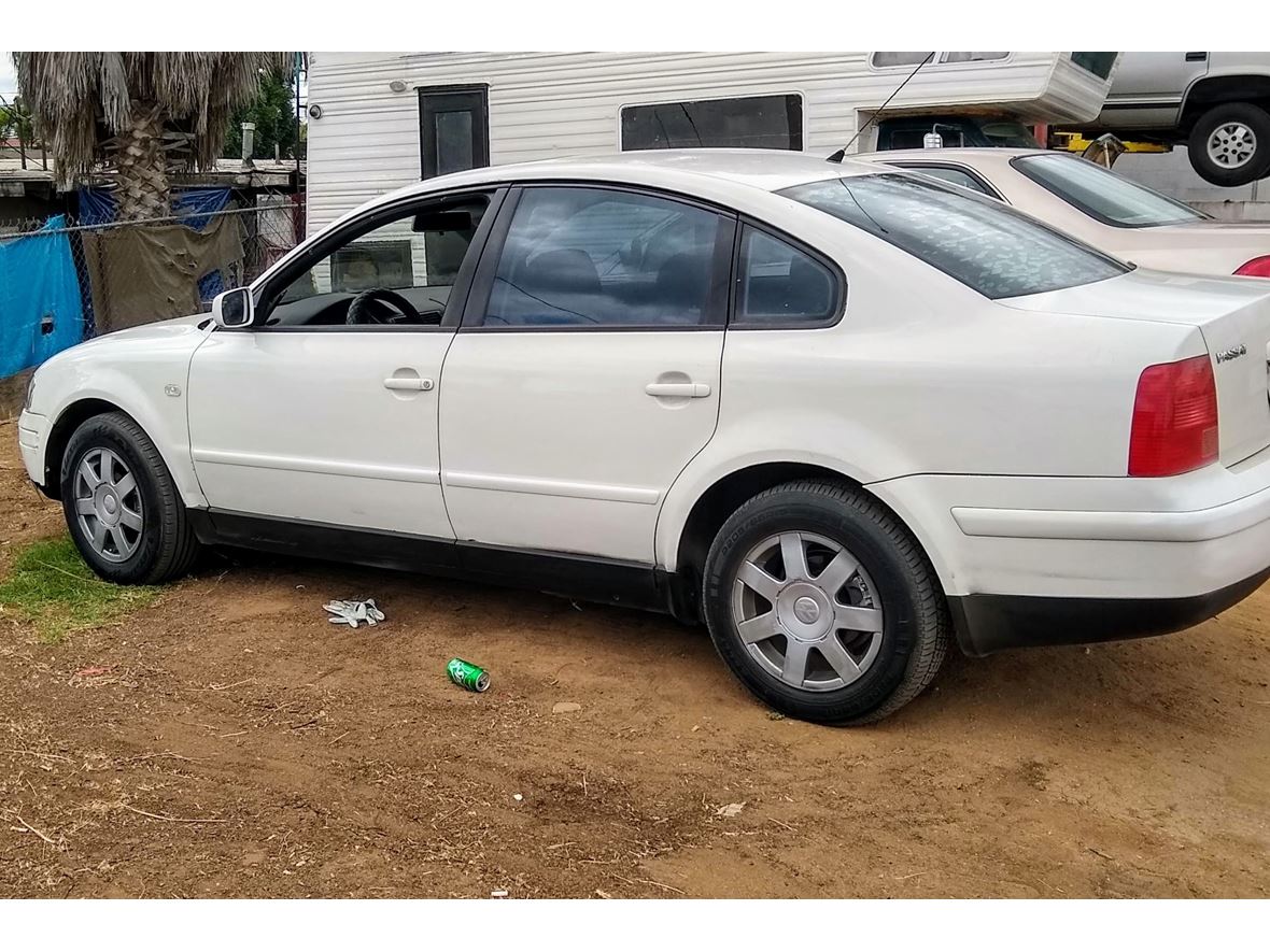 2000 Volkswagen Passat for sale by owner in Moreno Valley