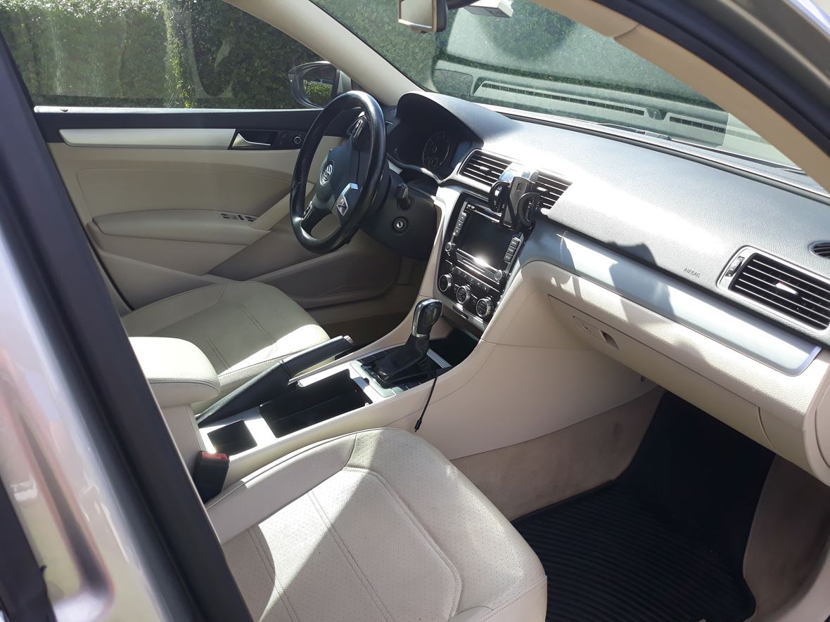 2012 Volkswagen Passat for sale by owner in Clearwater