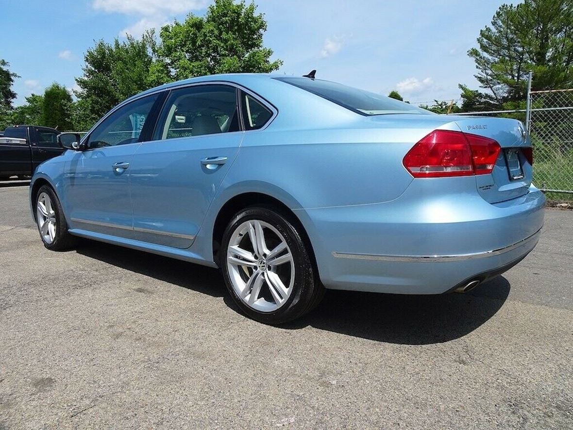 2013 Volkswagen Passat for sale by owner in Washington