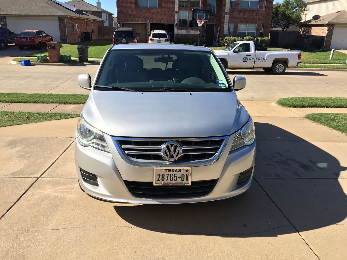 2010 Volkswagen Routan for sale by owner in Fort Worth
