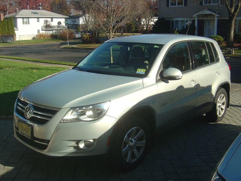 2009 Volkswagen Tiguan for sale by owner in Fair Lawn