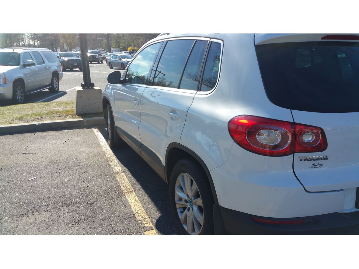 2009 Volkswagen Tiguan for sale by owner in Franklin Square