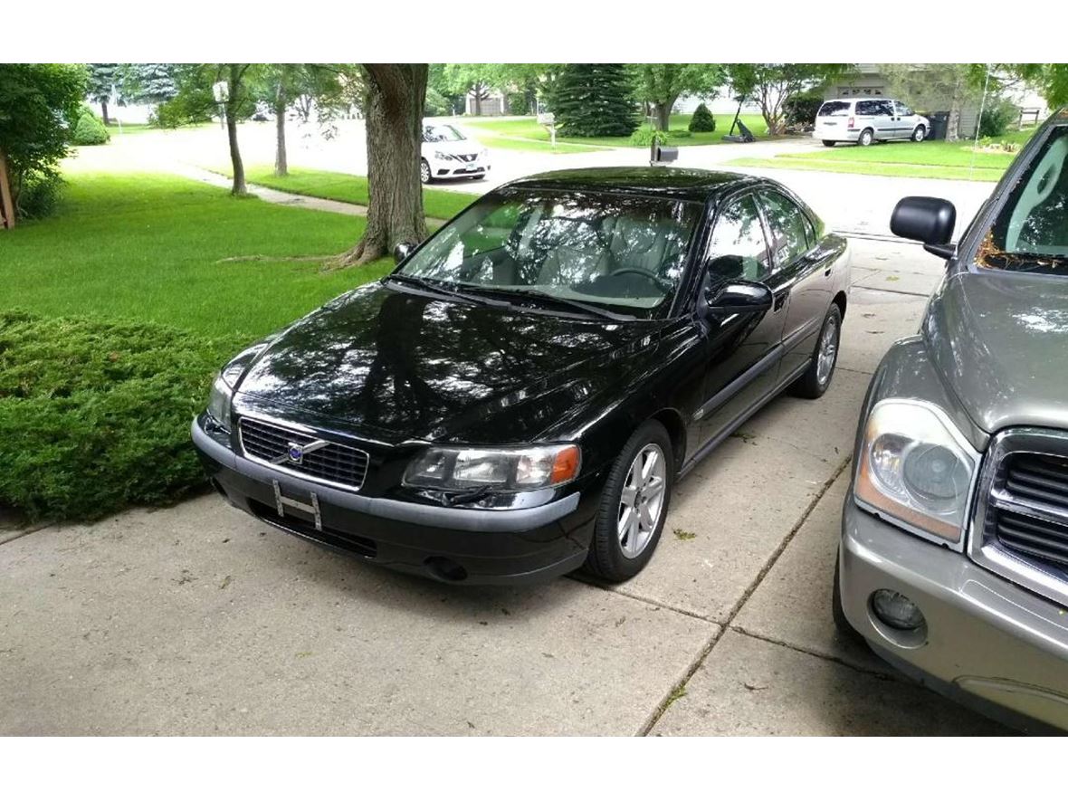 2002 Volvo S60 for sale by owner in Streamwood