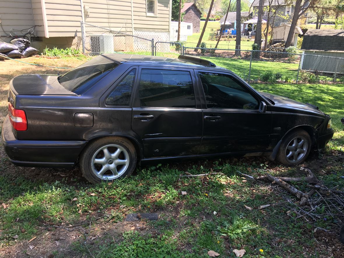 1999 Volvo S70 for sale by owner in Lawrenceville