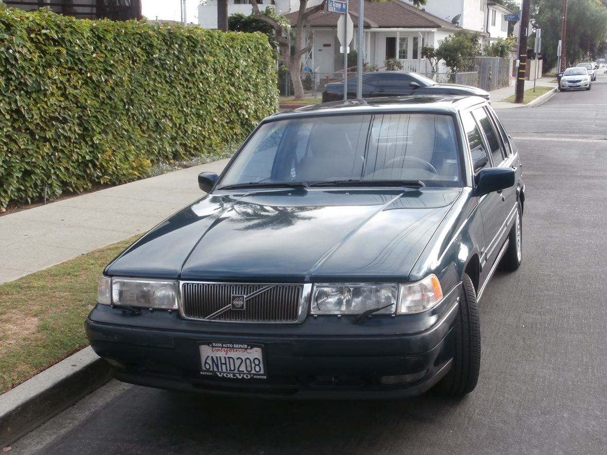 1998 Volvo S90 for sale by owner in Los Angeles