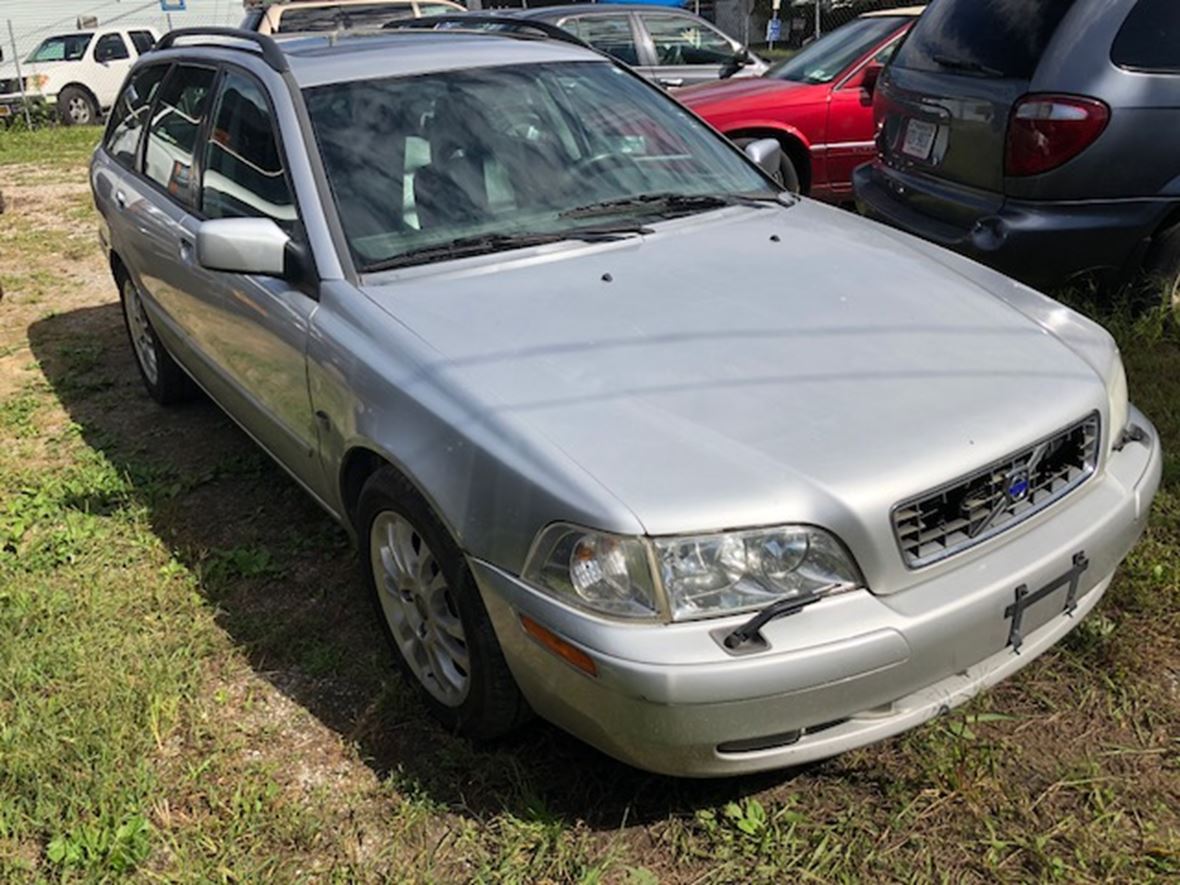 2003 Volvo V40 for sale by owner in Moriches