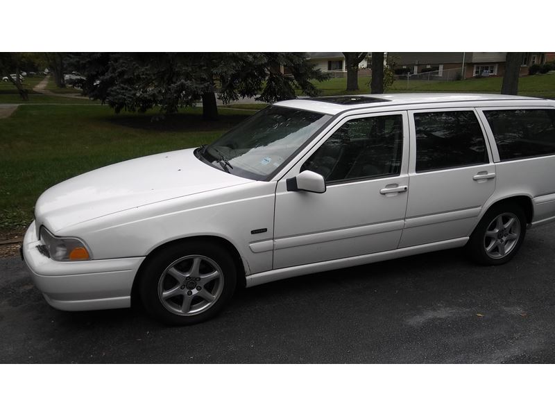 1998 Volvo V70 for sale by owner in Homewood