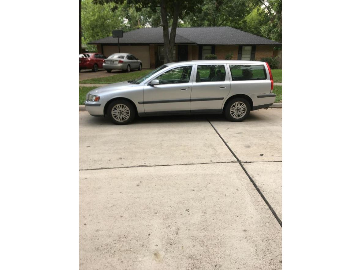 2004 Volvo V70 for sale by owner in Houston
