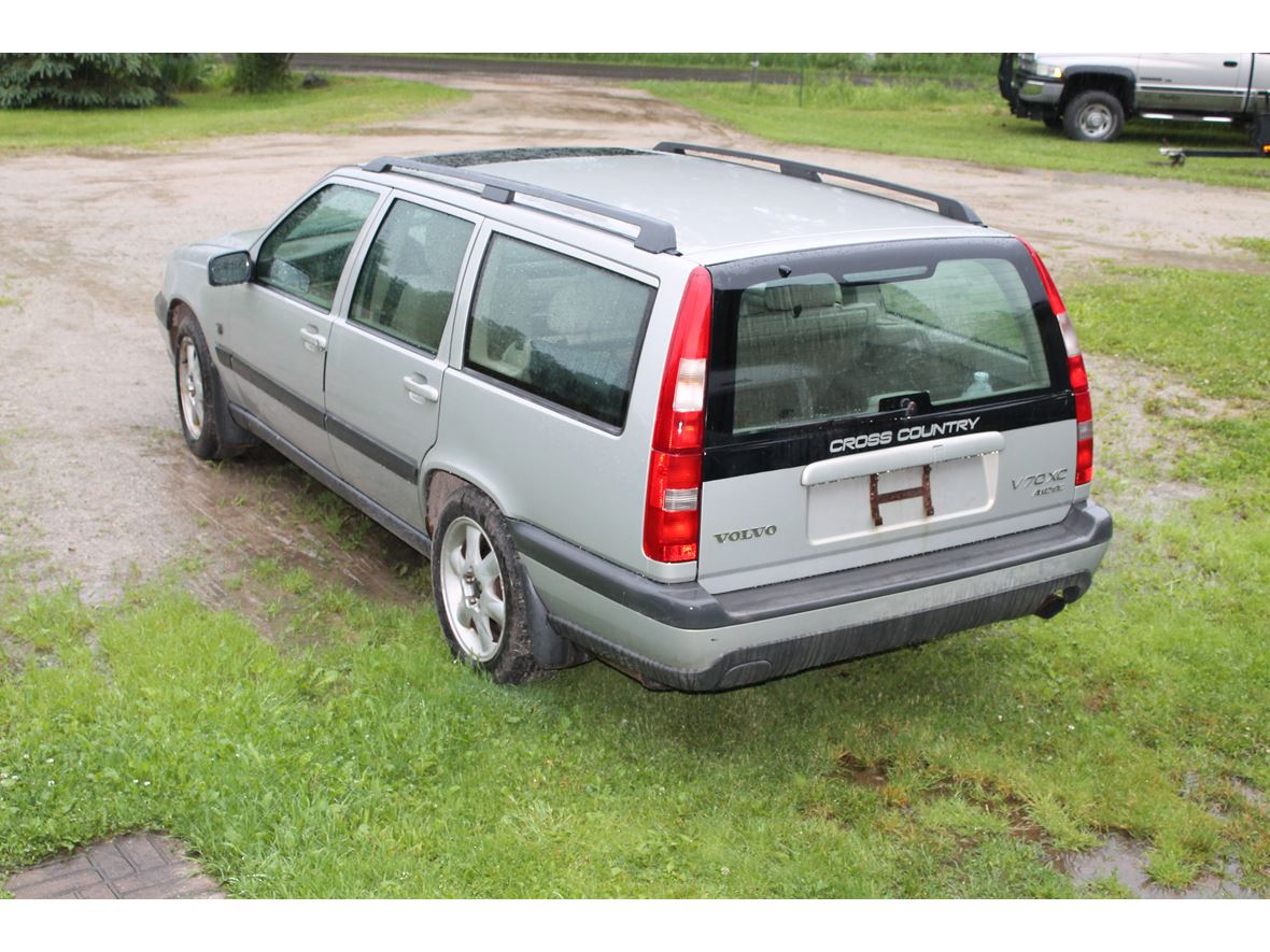 2000 Volvo Xc70 for sale by owner in Ontonagon