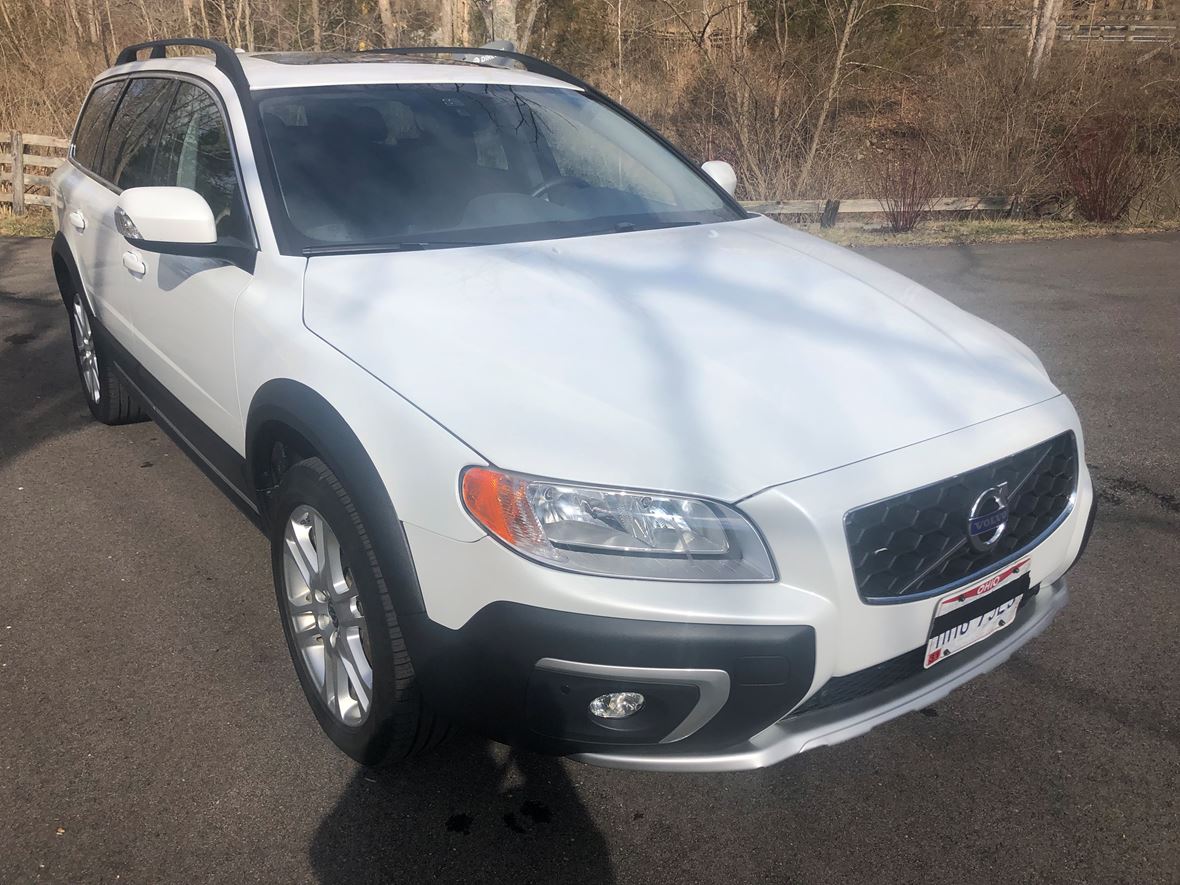 2016 Volvo xc70 AWD for sale by owner in Cincinnati